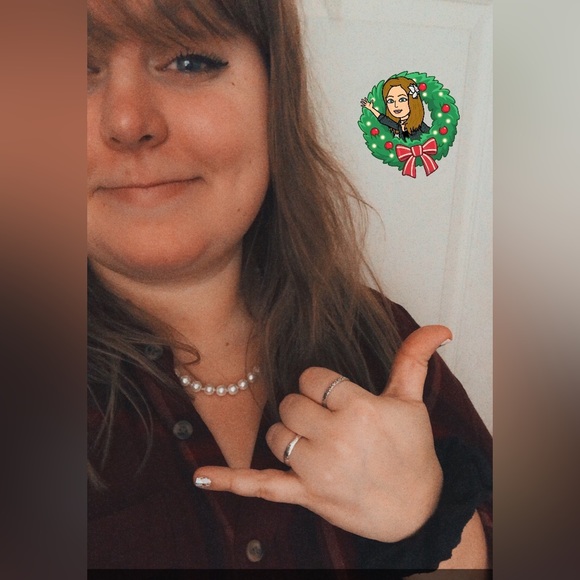 Hi! I’m Shelbs! ⚡️💛 - Picture 15 of 15